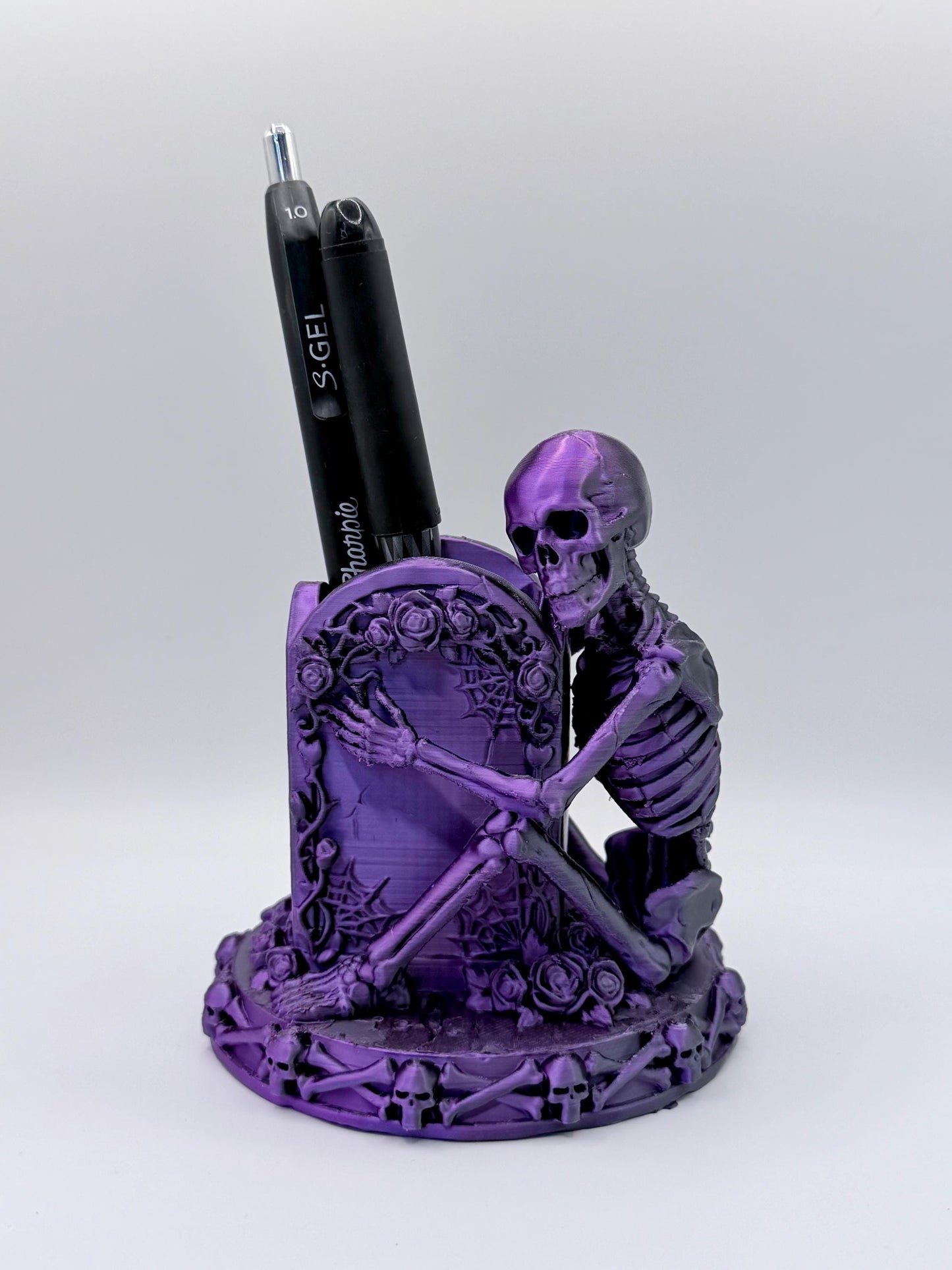 Skull and Roses Gothic Pen Holder