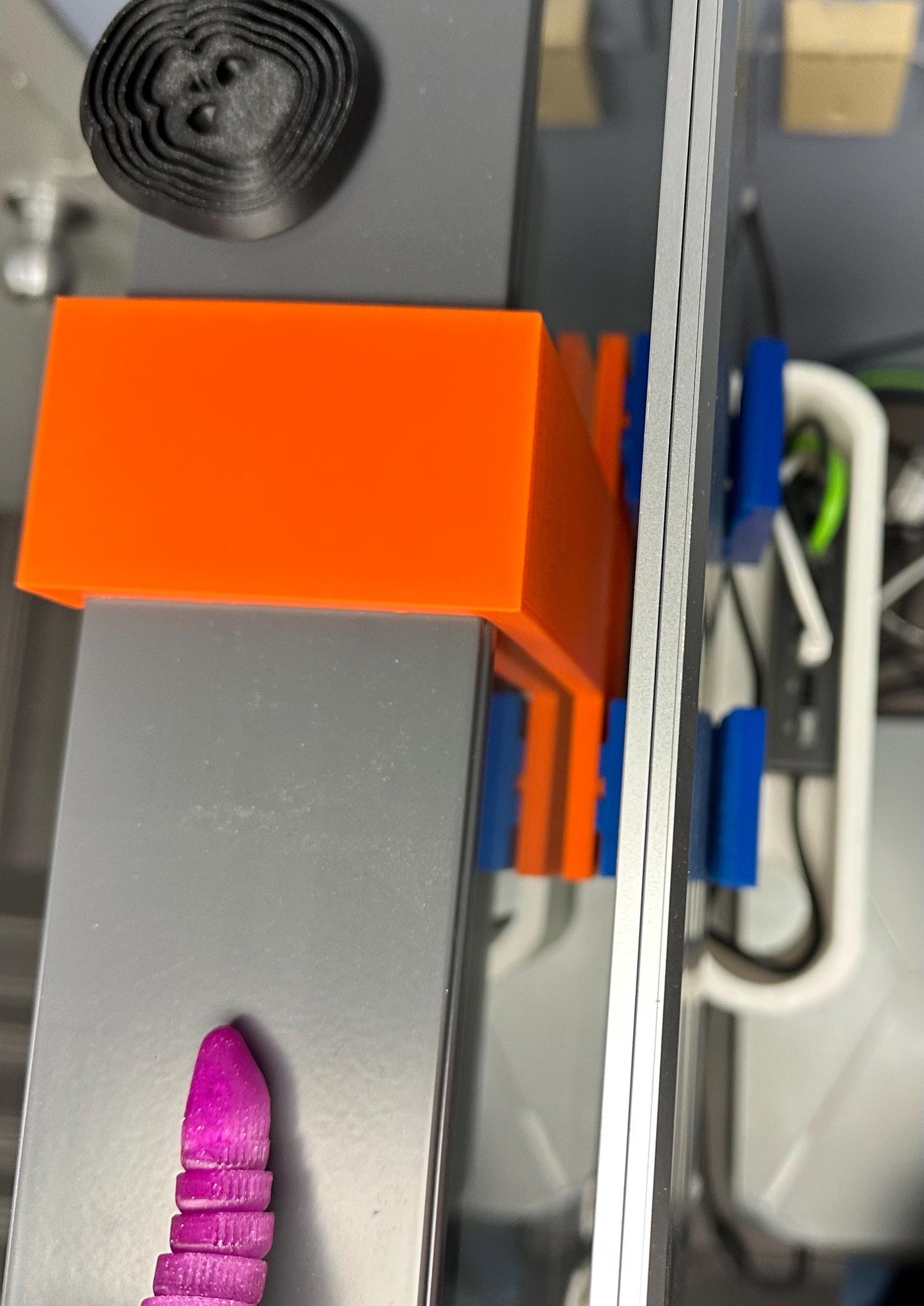 Cubicle Wall Docking Station for Surface & iPad – 3D Printed Desk Organizer | Space-Saving Office Accessory