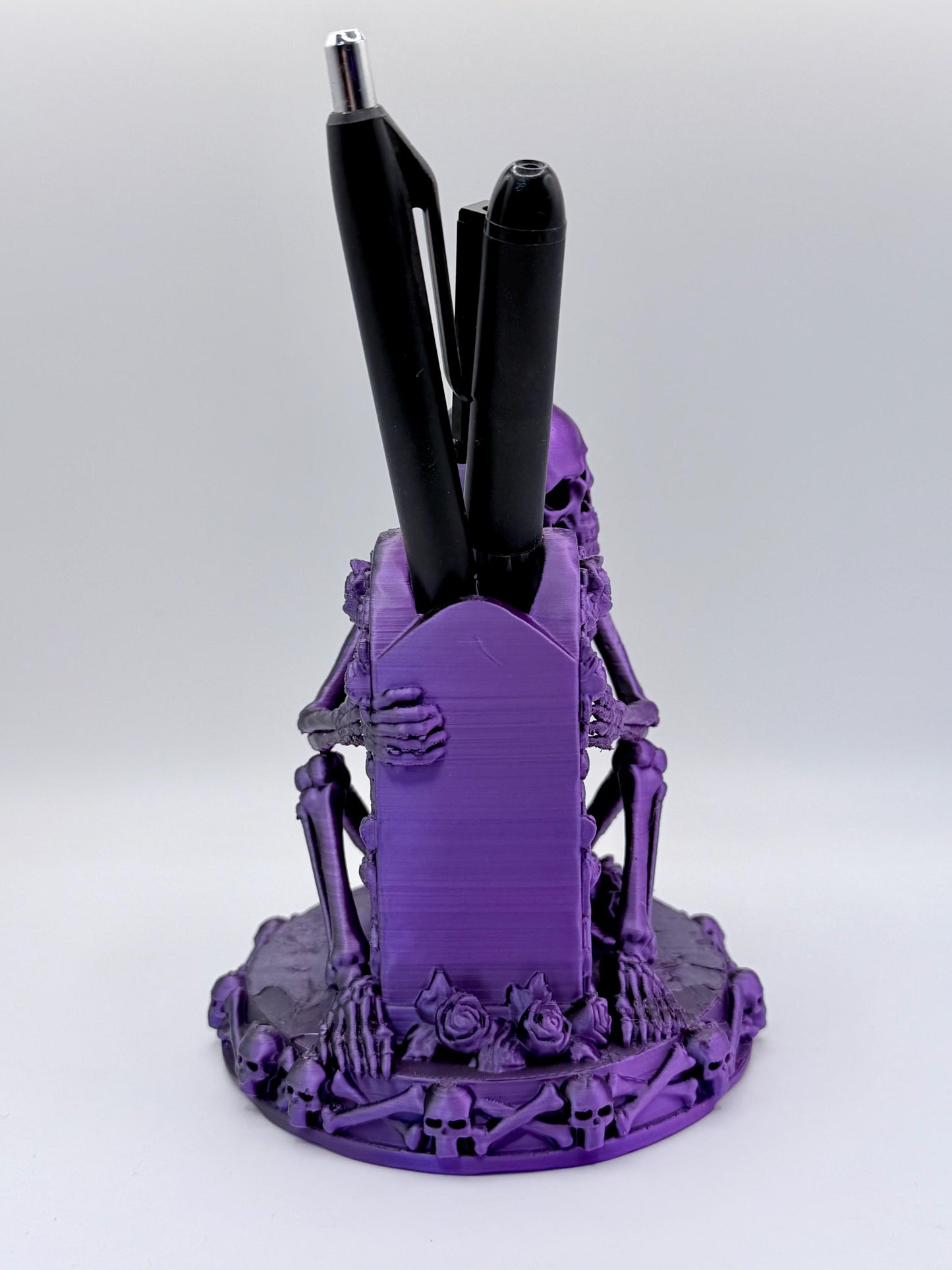 Skull and Roses Gothic Pen Holder