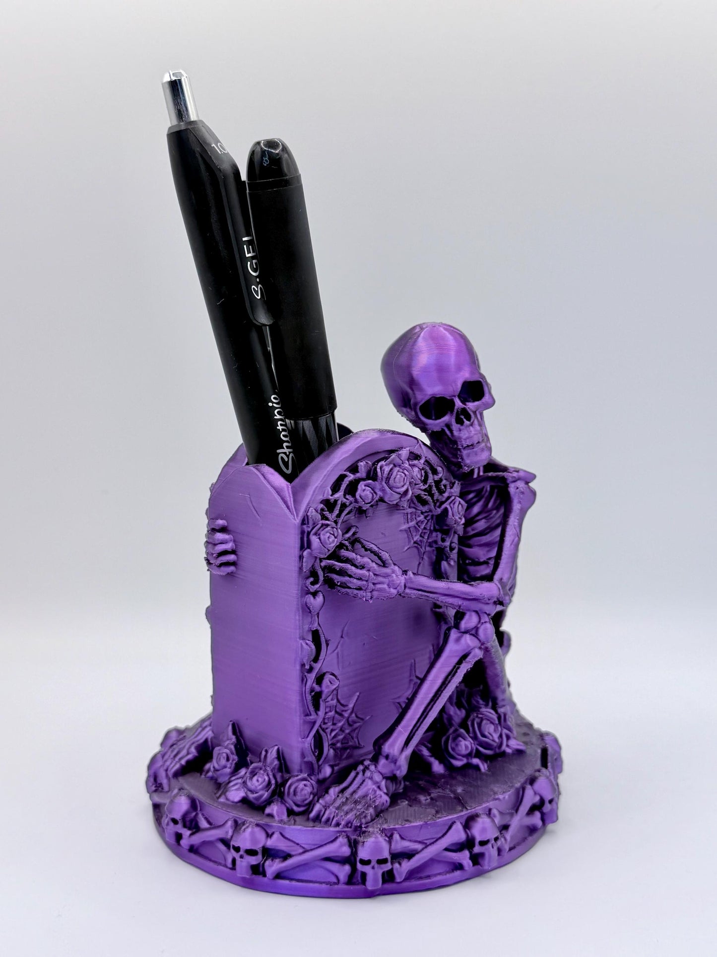 Skull and Roses Gothic Pen Holder
