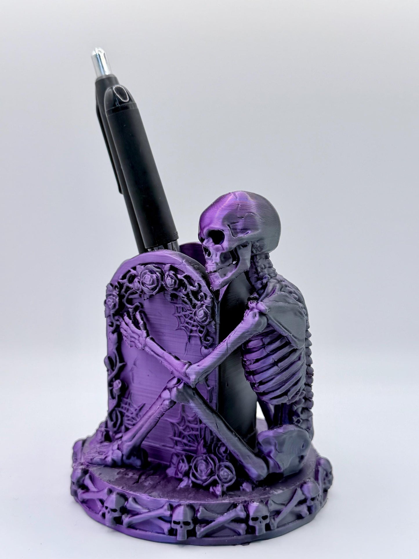 Skull and Roses Gothic Pen Holder